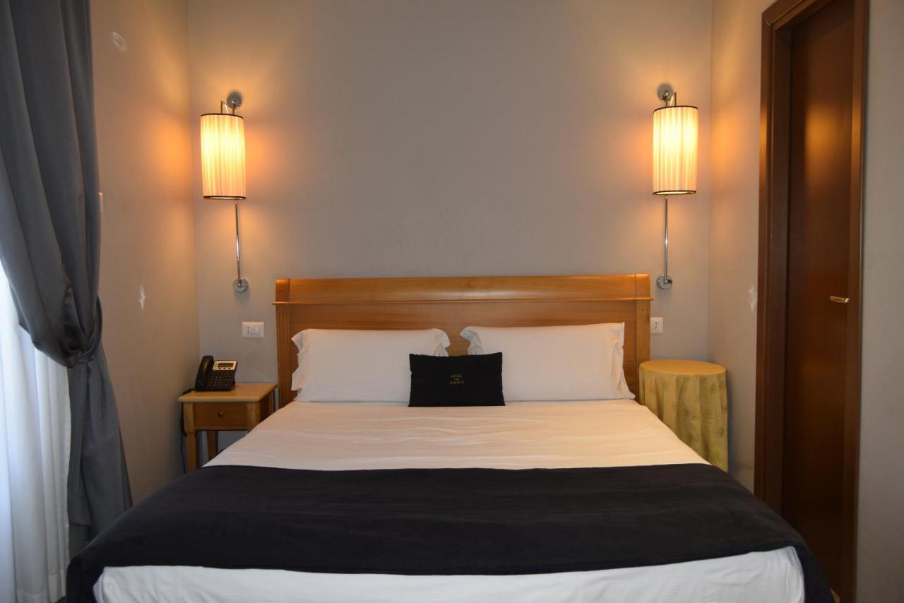 רומא Hotel Dei Quiriti מראה חיצוני תמונה