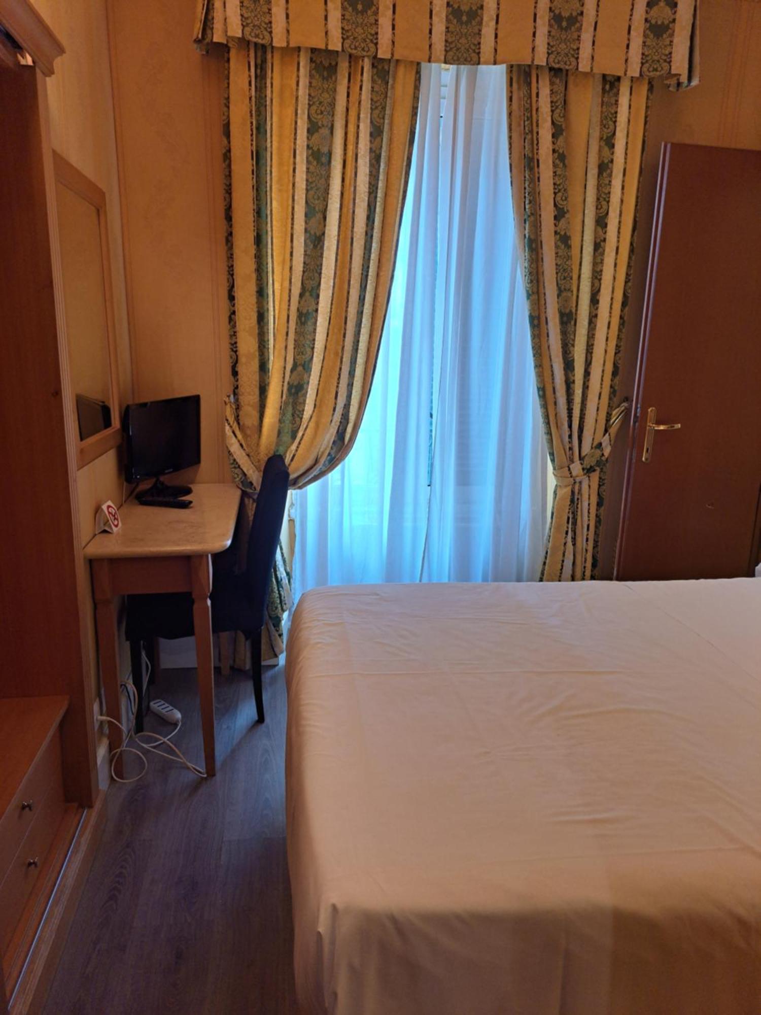 רומא Hotel Dei Quiriti מראה חיצוני תמונה