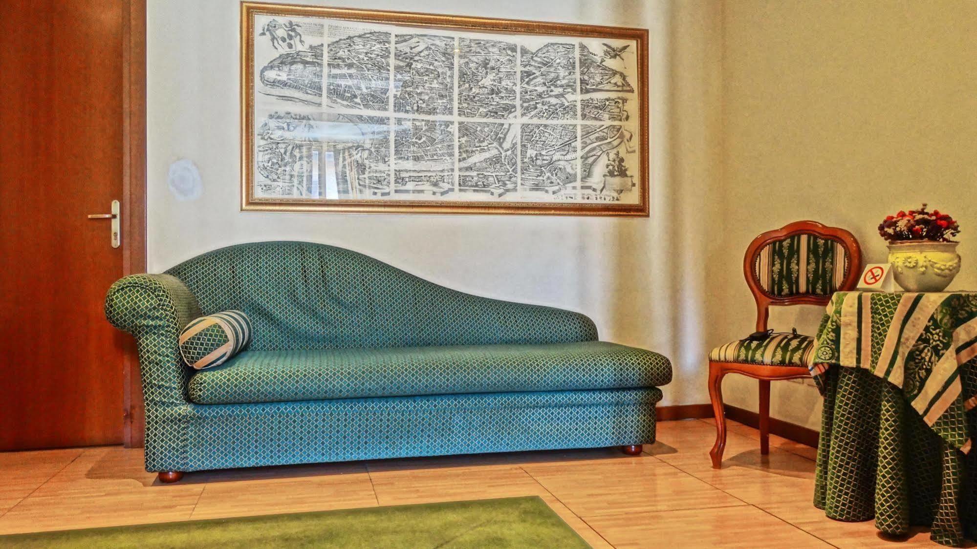 רומא Hotel Dei Quiriti מראה חיצוני תמונה